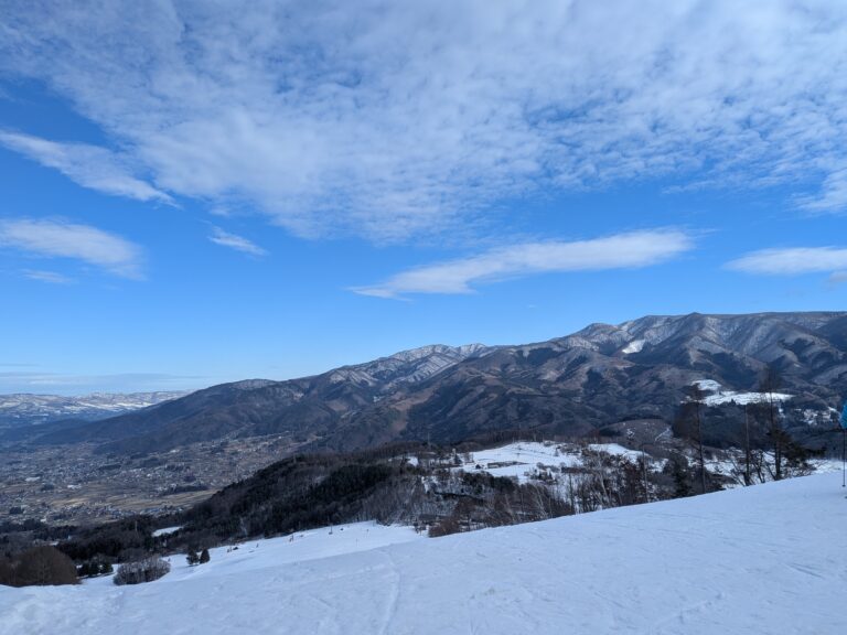 【2025-2026】ロマンスの神様シーズン券受取&初滑りレポート!積雪35cmのリアルな滑走状況を徹底レビュー