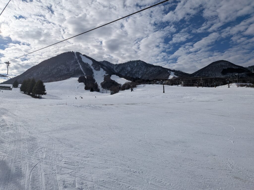 リフトから見たゲレンデ全景