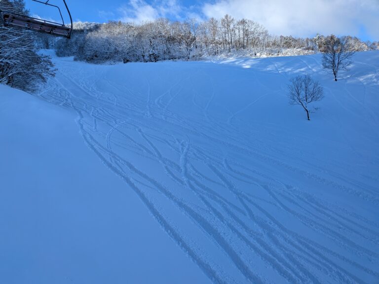 【2026年1月10-12日】木島平スキー場で過ごす冬の3日間｜快晴の朝一番パウダーから雪の日まで完全レポート