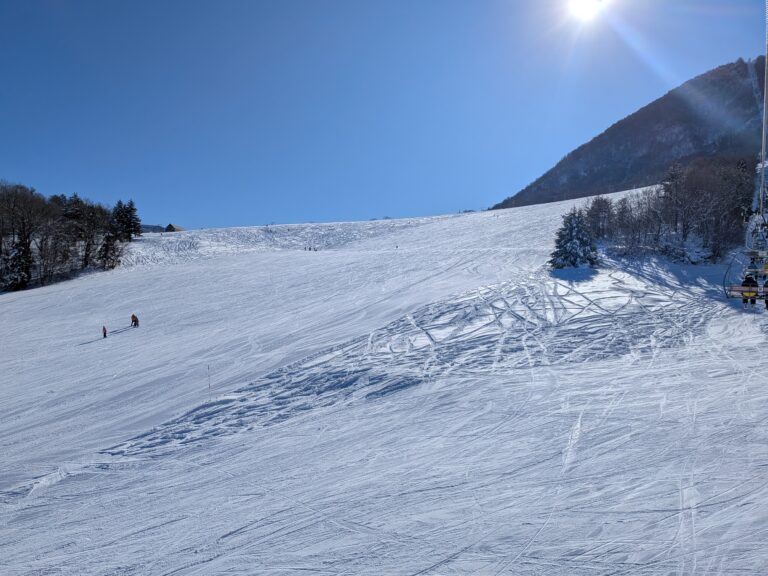 View from a lift over the slopes at Kijimadaira