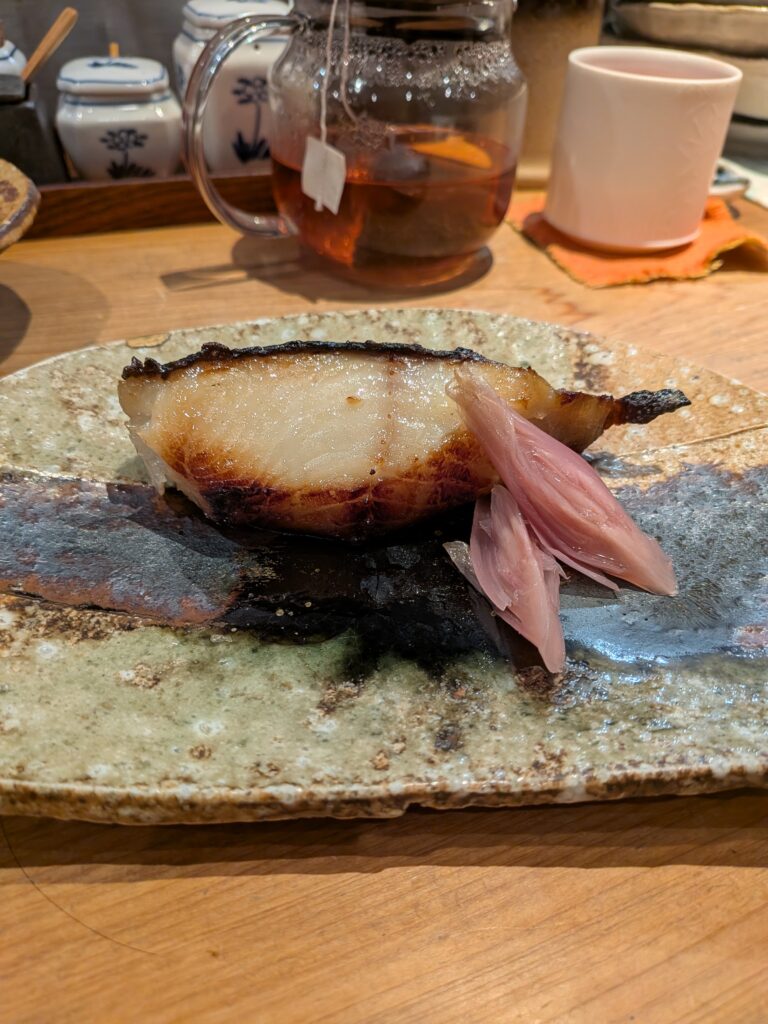 ワレもこウ　銀鱈西京焼き