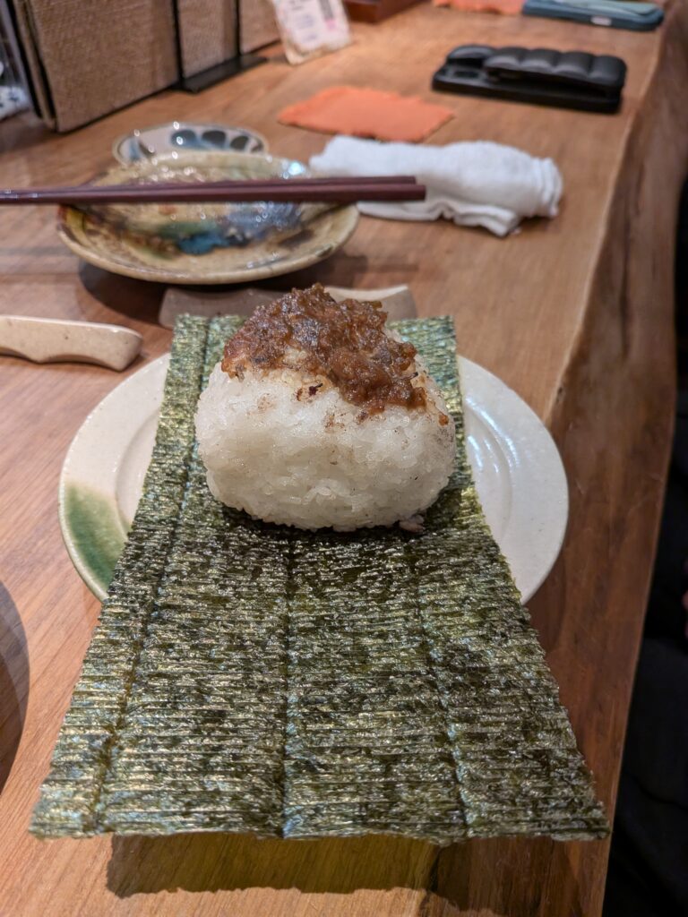 ワレもこウ　ボタンコショウ味噌の焼きおにぎり