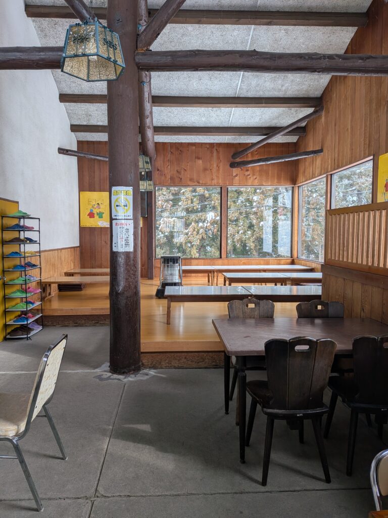 ファミリーレスト銀嶺　座敷席