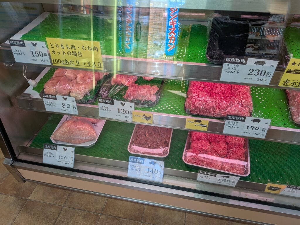 鶏肉・豚肉コーナー