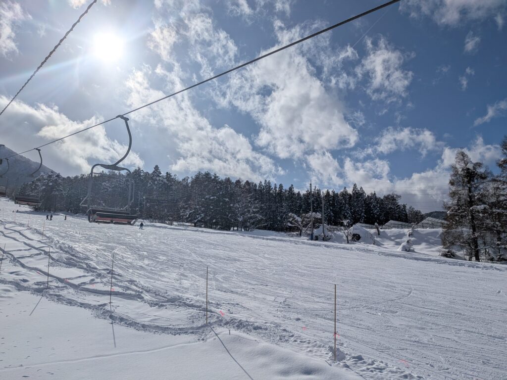 木島平スキー場 リフトからの青空と雪景色（2026年1月31日）