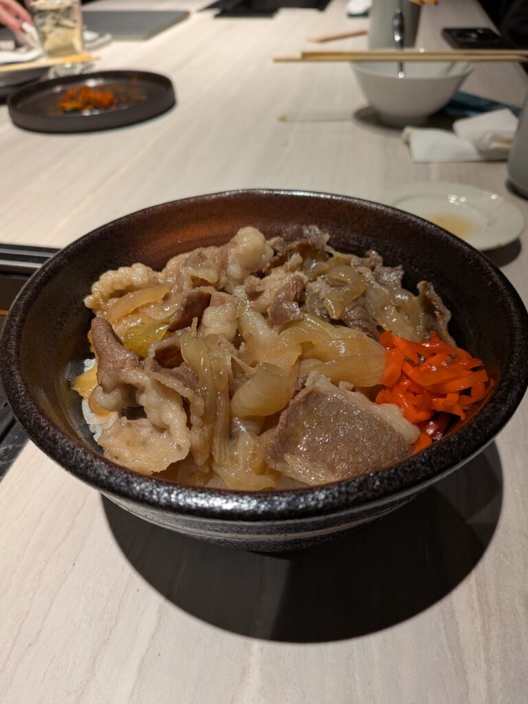 焼肉ドラゴン produced by ジャンボ 信州プレミアム和牛の牛丼