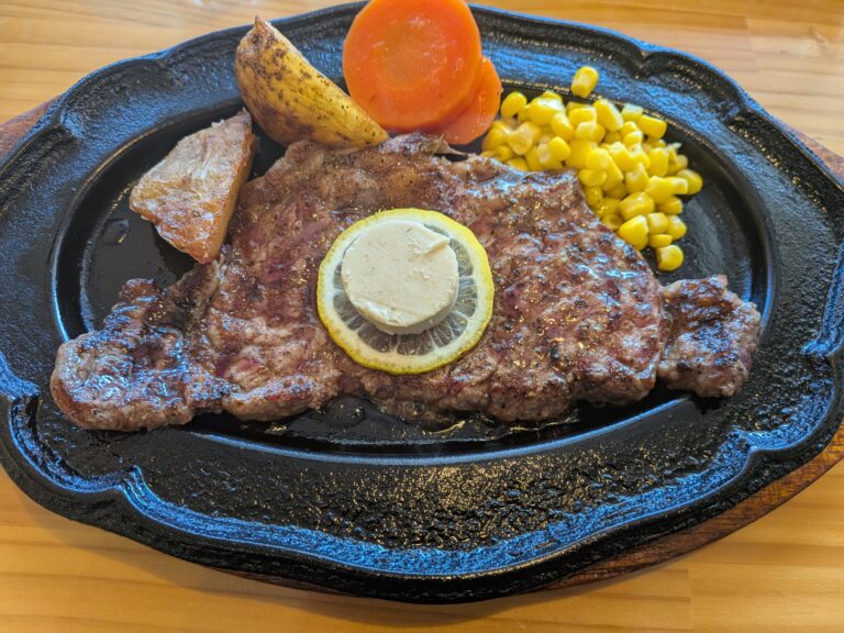 木島平村の本格ステーキハウス「デンバー」で絶品ロース肉を堪能！